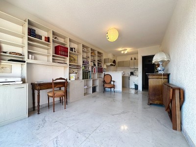 T2 en centre ville A VENDRE - ST RAPHAEL CENTRE VILLE - 48.48 m2 - 234 000 &euro;