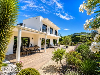 VILLA A VENDRE - ST RAPHAEL - 174 m2 - 1 580 000 &euro;