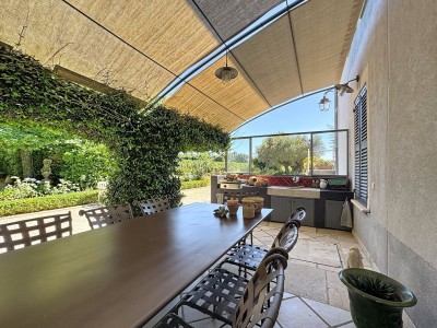 DOMAINE A VENDRE - LA CRAU - 281.84 m2 - 1 585 000 &euro;