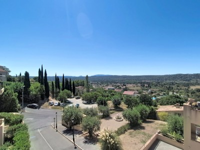 Appartement 3 pièces avec terrasse et cave. A VENDRE - FAYENCE - 78 m2 - 283 500 €