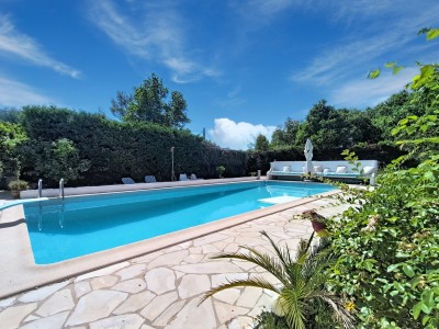 Maison Bagnols en Forêt 4 pièces, piscine, garage A VENDRE - BAGNOLS EN FORET - 153 m2 - 599 000 &euro;