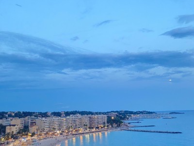 FONDS DE COMMERCE A CEDER<br>RESTAURANT - ST RAPHAEL BORD DE MER - 384 000 &euro;