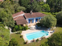 MAISON DE PLAIN PIED 3 CHAMBRES, PISCINE, TERRAIN A VENDRE - FAYENCE - 125 m2 - 477 000 €