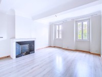 APPARTEMENT / SALON / CHAMBRE /VUE A VENDRE - MONTAUROUX - 45 m2 - 120 000 &euro;