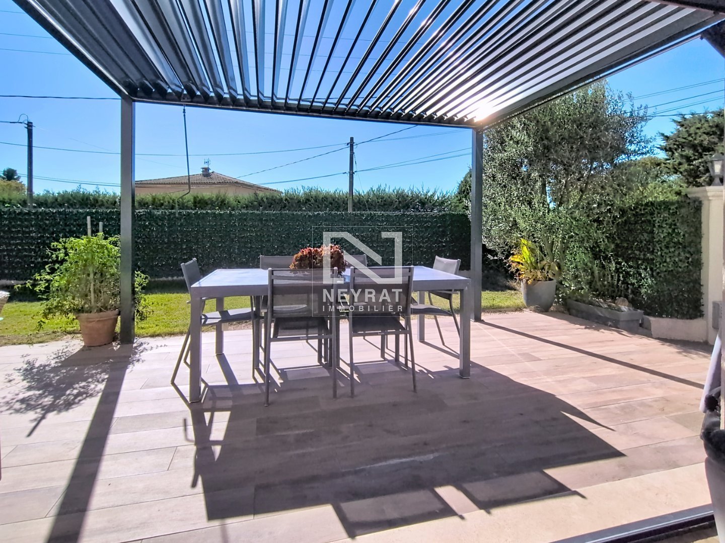 MAISON INDIVIDUELLE / 2 CHAMBRES/ JARDIN / CHALET A VENDRE - MONTAUROUX - 88 m2 - 432 000 €