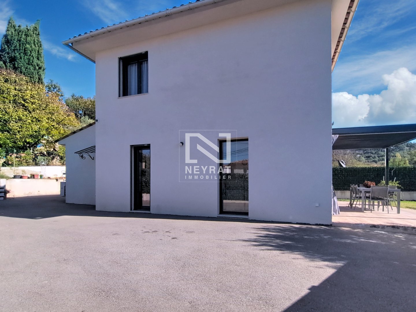 MAISON INDIVIDUELLE / 2 CHAMBRES/ JARDIN / CHALET A VENDRE - MONTAUROUX - 88 m2 - 432 000 €