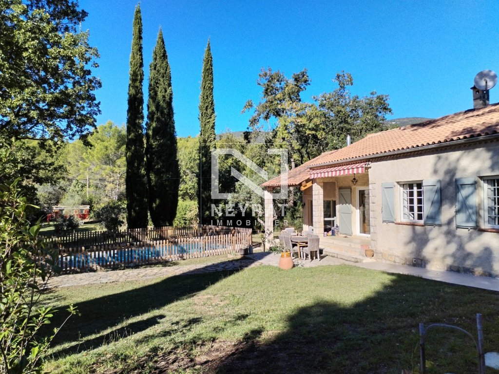 Seillans - Villa de plain-pied - nature et piscine -  3500m² de terrain