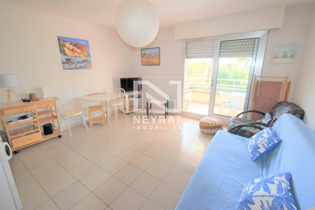 APPARTEMENT T1 A VENDRE - ST RAPHAEL - 29.6 m2 - 150 000 €
