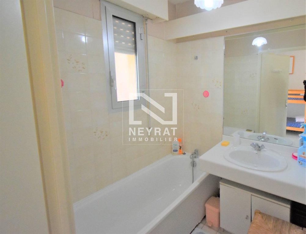 APPARTEMENT T1 A VENDRE - ST RAPHAEL - 29.6 m2 - 150 000 €