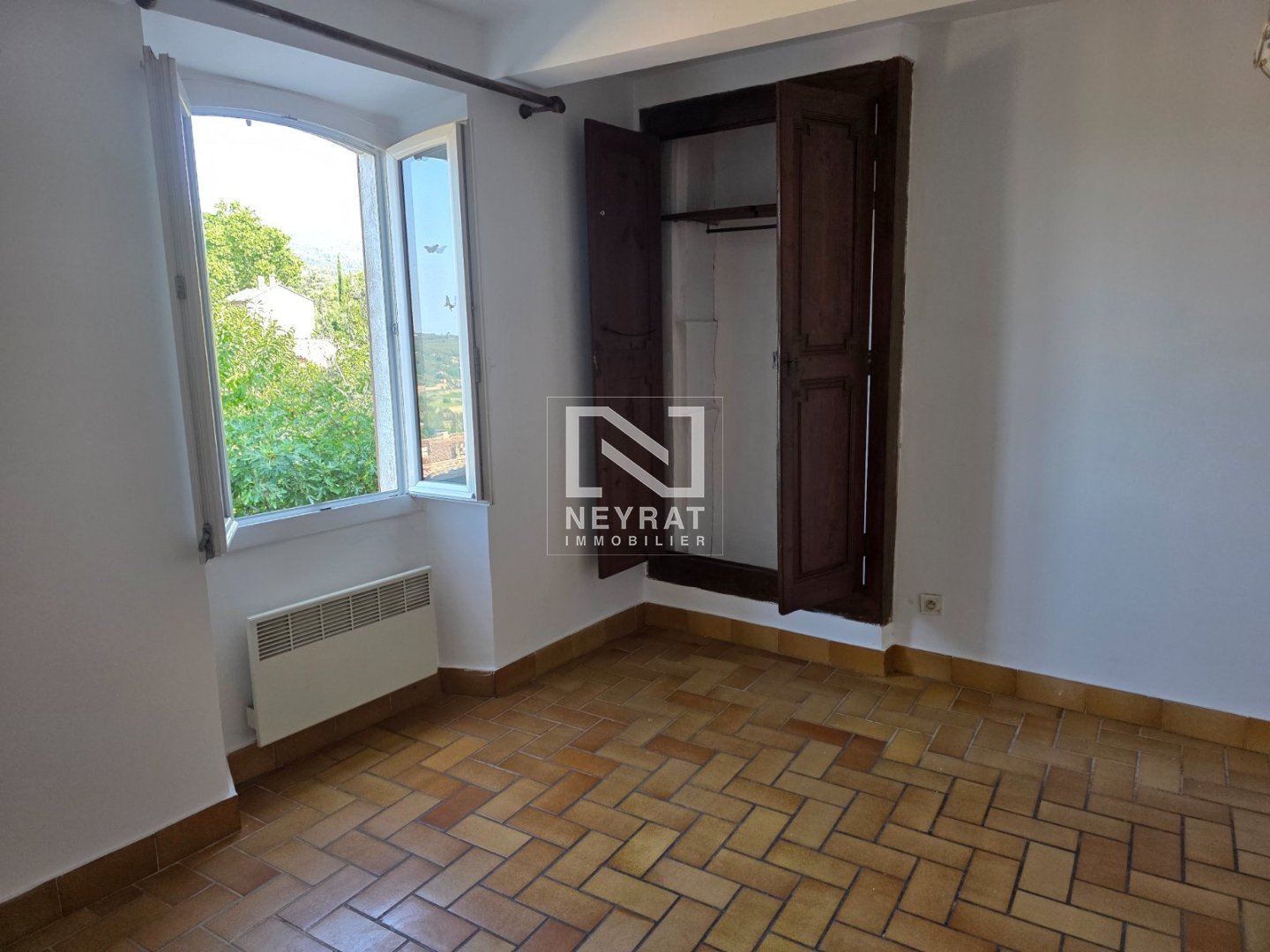 APPARTEMENT T2 A LOUER - FAYENCE - 36.96 m2 - 550 &euro; charges comprises par mois
