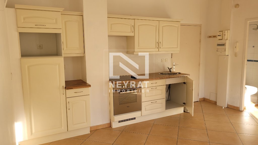 APPARTEMENT T2 A LOUER - MONTAUROUX - 46 m2 - 695 &euro; charges comprises par mois
