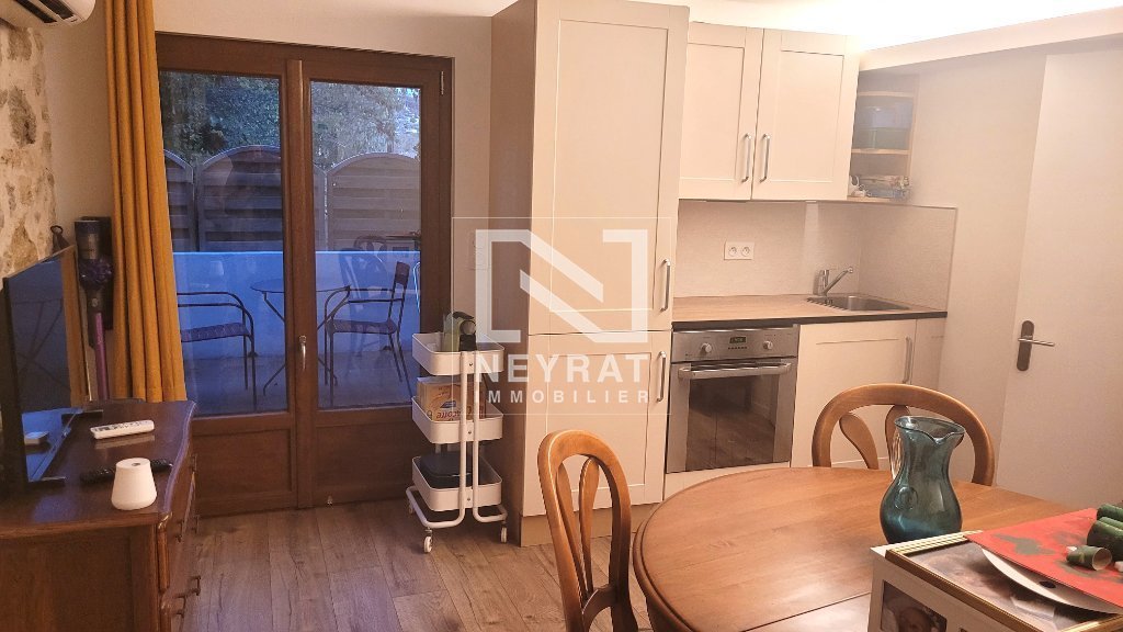 APPARTEMENT T2 A LOUER - MONTAUROUX - 30.37 m2 - 690 &euro; charges comprises par mois