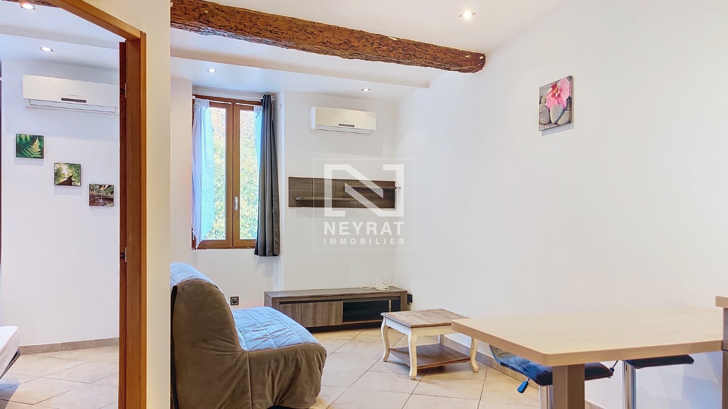 APPARTEMENT CALLIAN 32M MEUBLE PROCHE COMMODITES