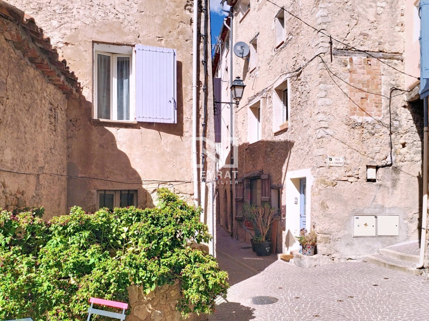 FAYENCE - APPARTEMENT - LUMINEUX - IDEAL INVESTISSEMENT