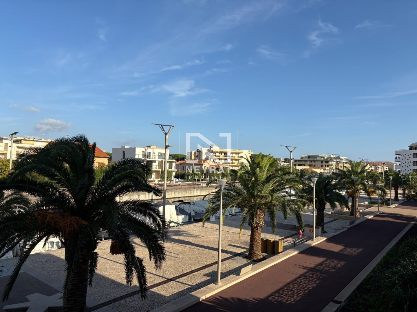 FREJUS / VUE CANAL