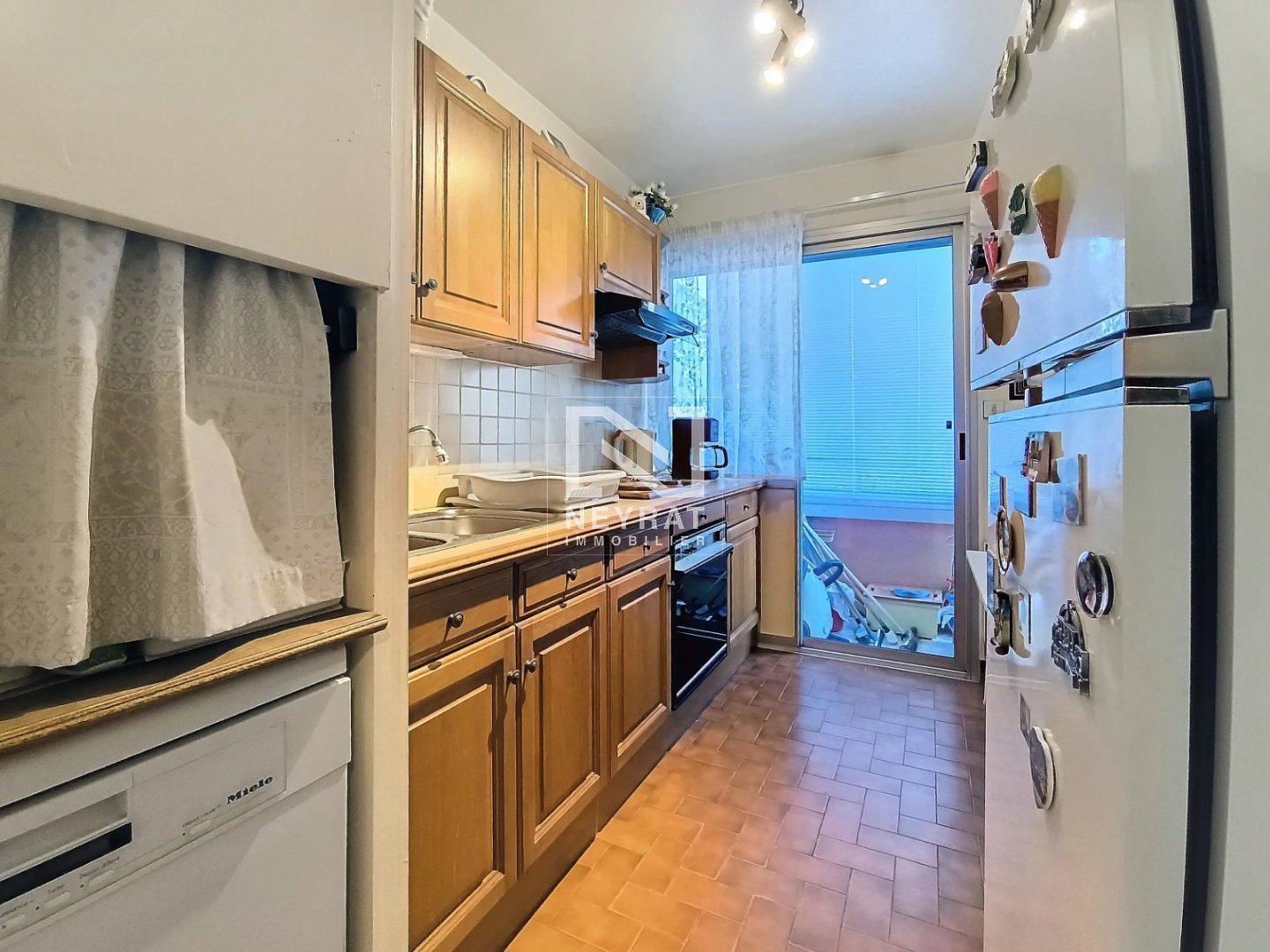 APPARTEMENT T2 - FREJUS - 40.63 m2 - 189000€