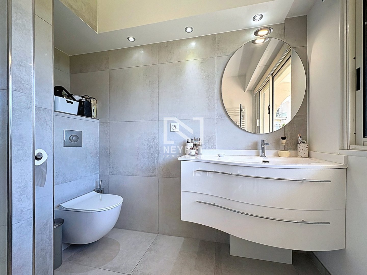 APPARTEMENT T2 A VENDRE - FREJUS - 75.72 m2 - 577000€