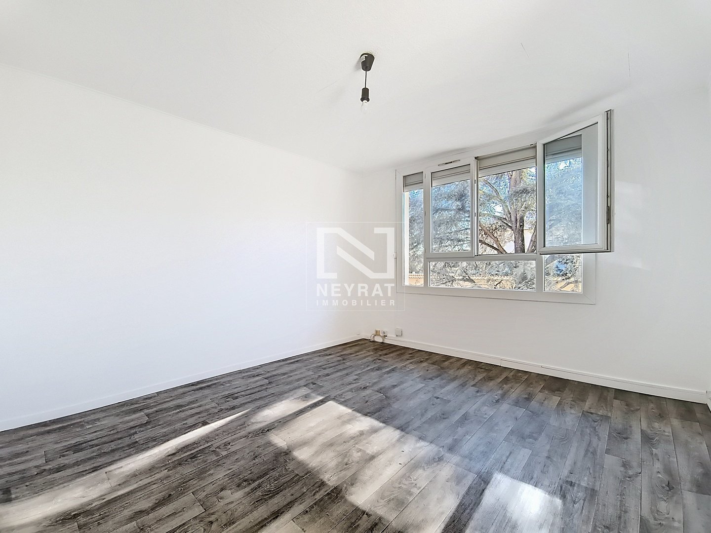 type 2 A VENDRE - FREJUS - 40.65 m2 - 115�000�&euro;