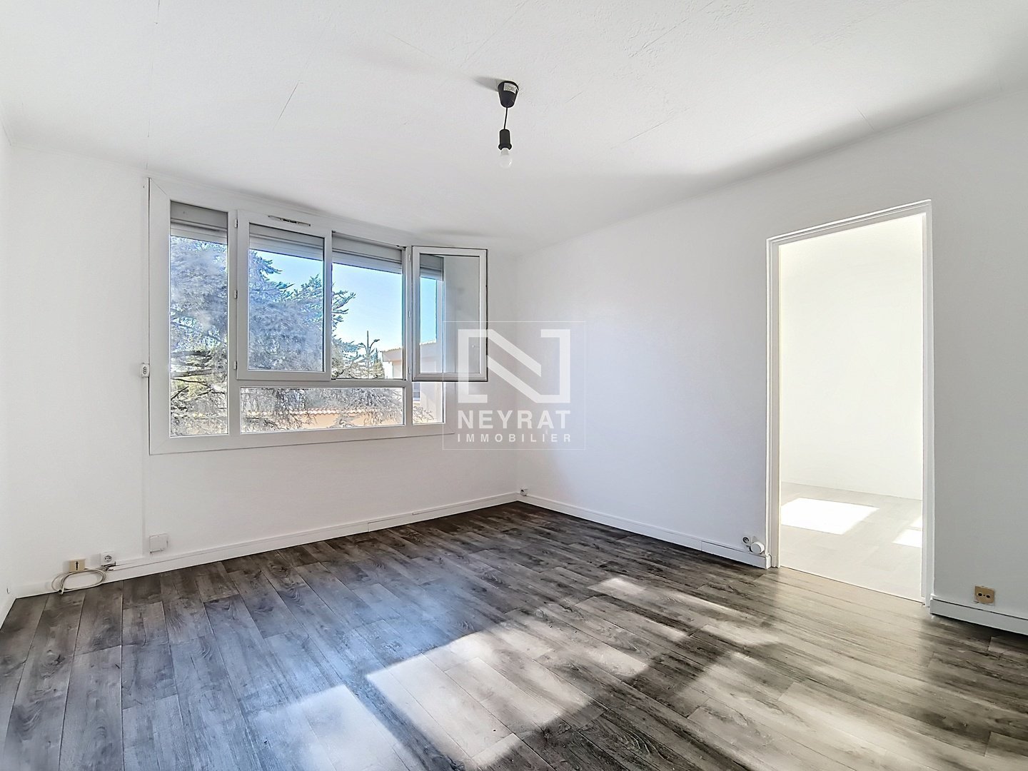 type 2 A VENDRE - FREJUS - 40.65 m2 - 115�000�&euro;