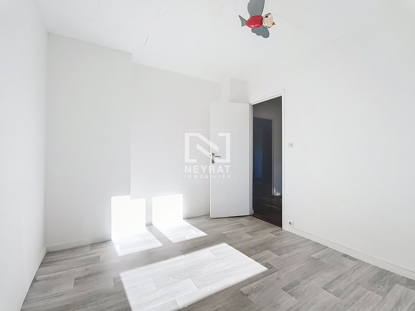 type 2 A VENDRE - FREJUS - 40.65 m2 - 115�000�&euro;