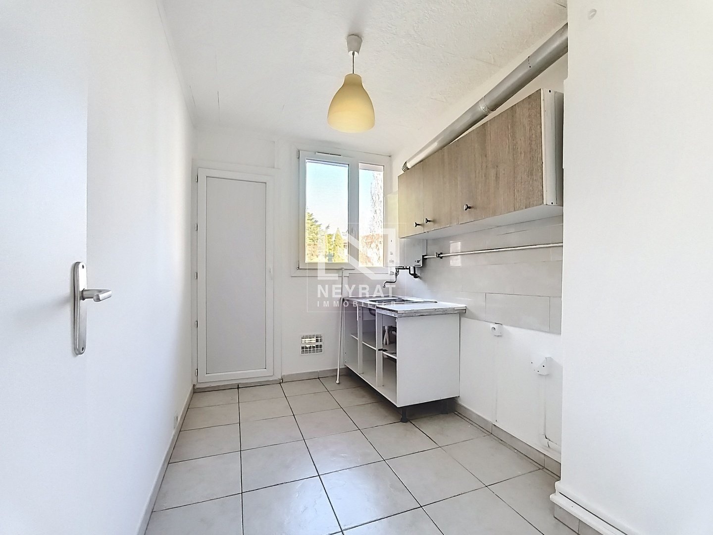 type 2 A VENDRE - FREJUS - 40.65 m2 - 115�000�&euro;