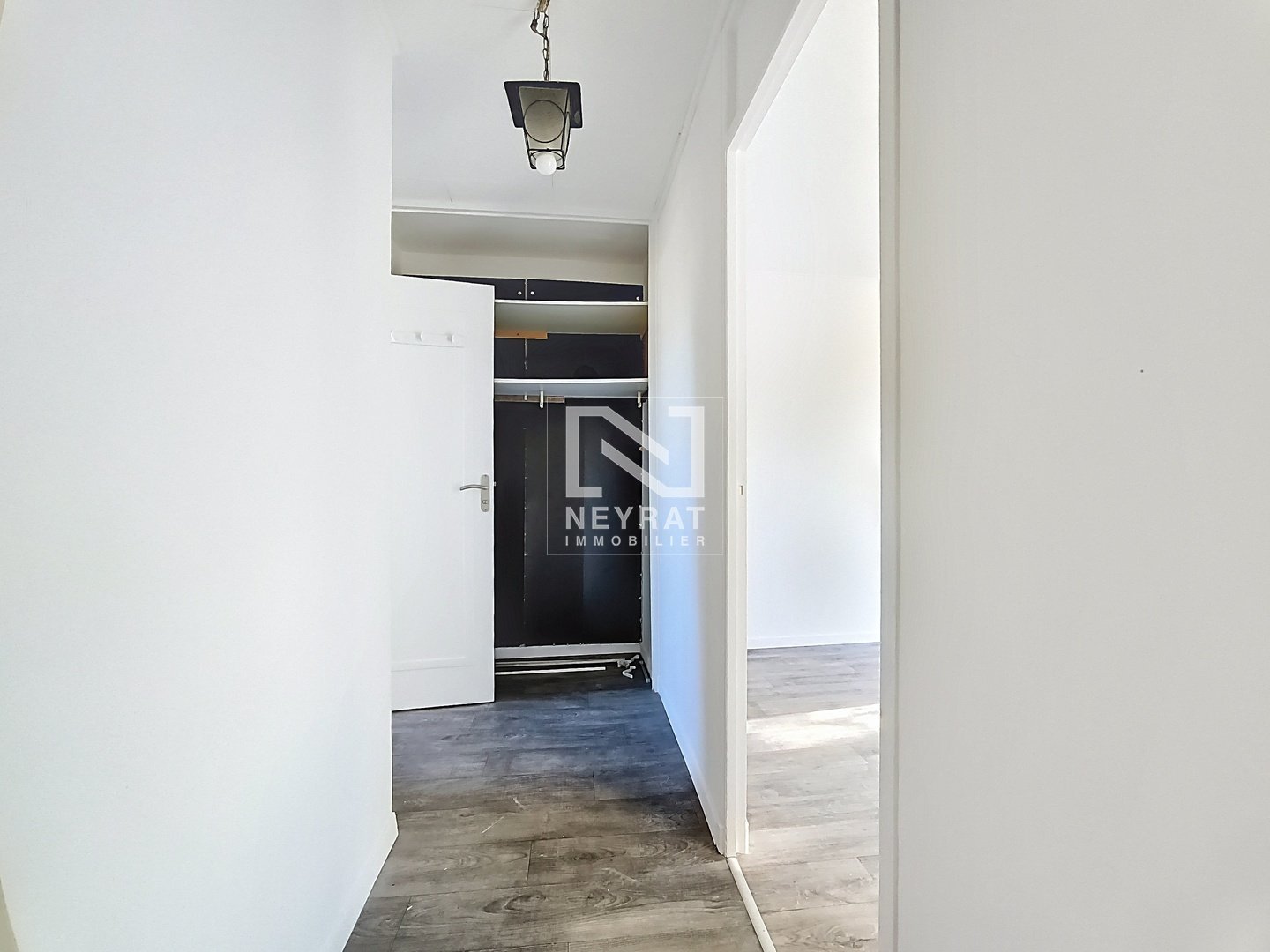 type 2 A VENDRE - FREJUS - 40.65 m2 - 115�000�&euro;