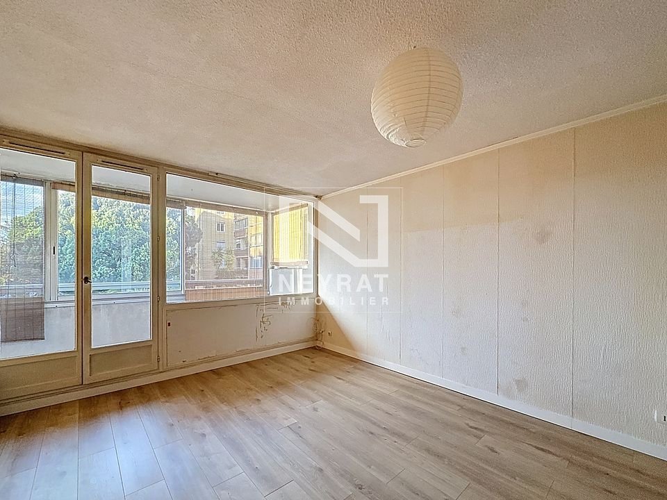 APPARTEMENT T2 A VENDRE - FREJUS - 46.05 m2 - 157�500�&euro;