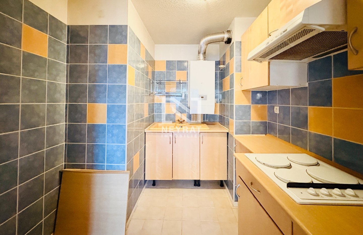 APPARTEMENT T2 A VENDRE - FREJUS - 46.05 m2 - 157�500�&euro;