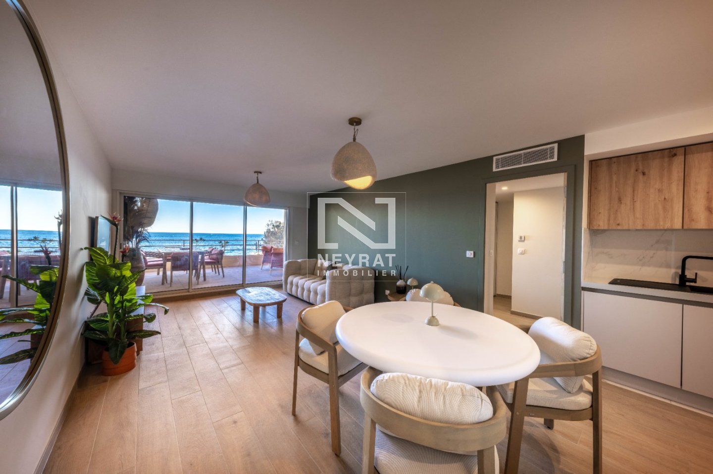APPARTEMENT T2 - LE TRAYAS - 52.1 m2 - VENDU