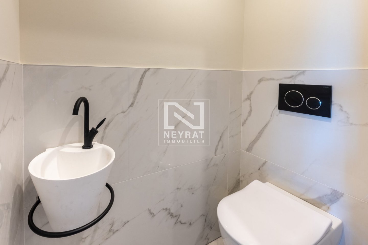 APPARTEMENT T2 - LE TRAYAS - 52.1 m2 - VENDU