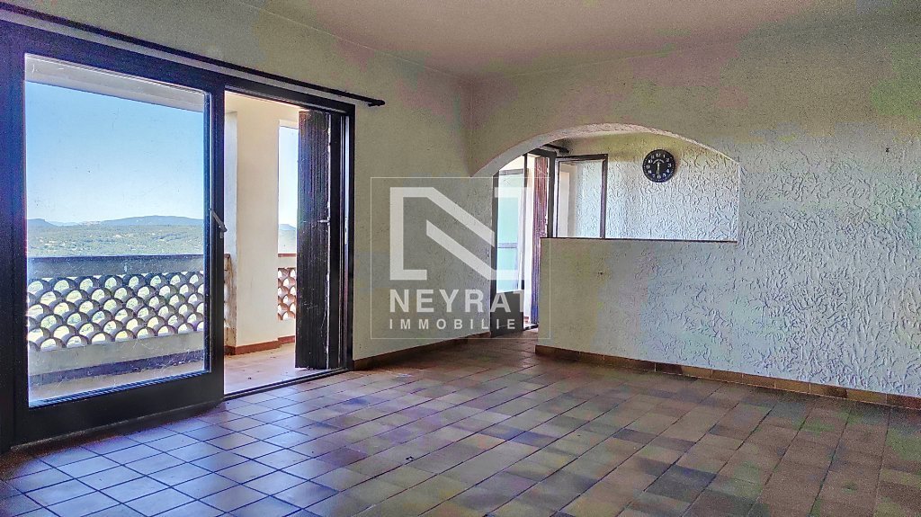 APPARTEMENT / TERRASSE /CAVE