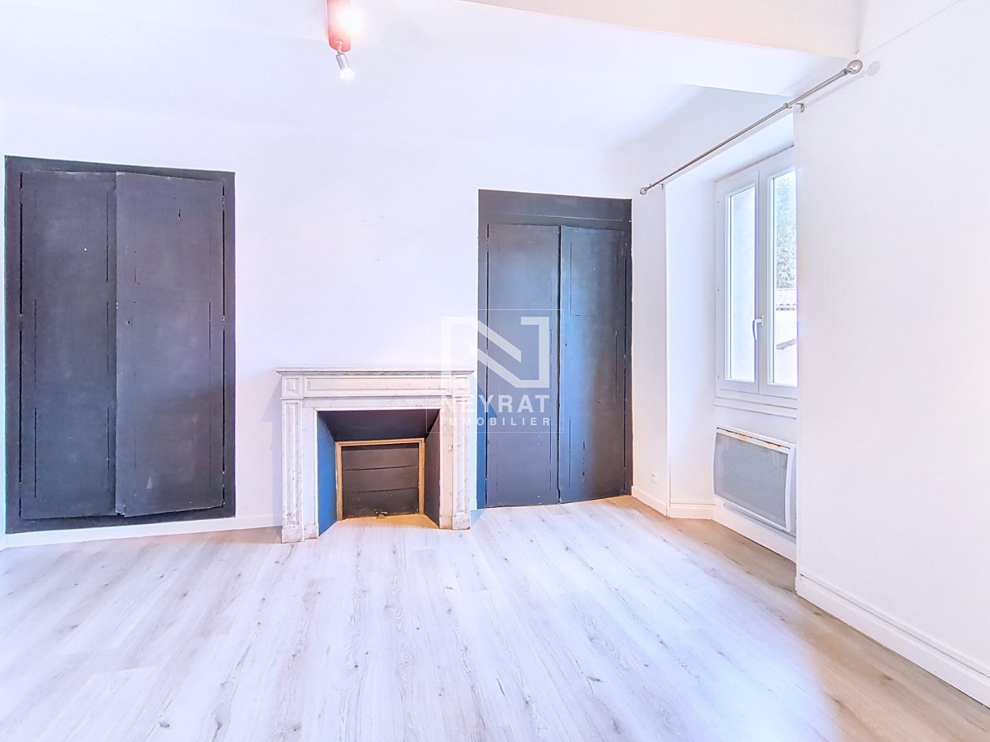 APPARTEMENT / SALON / CHAMBRE /VUE A VENDRE - MONTAUROUX - 45 m2 - 120000€