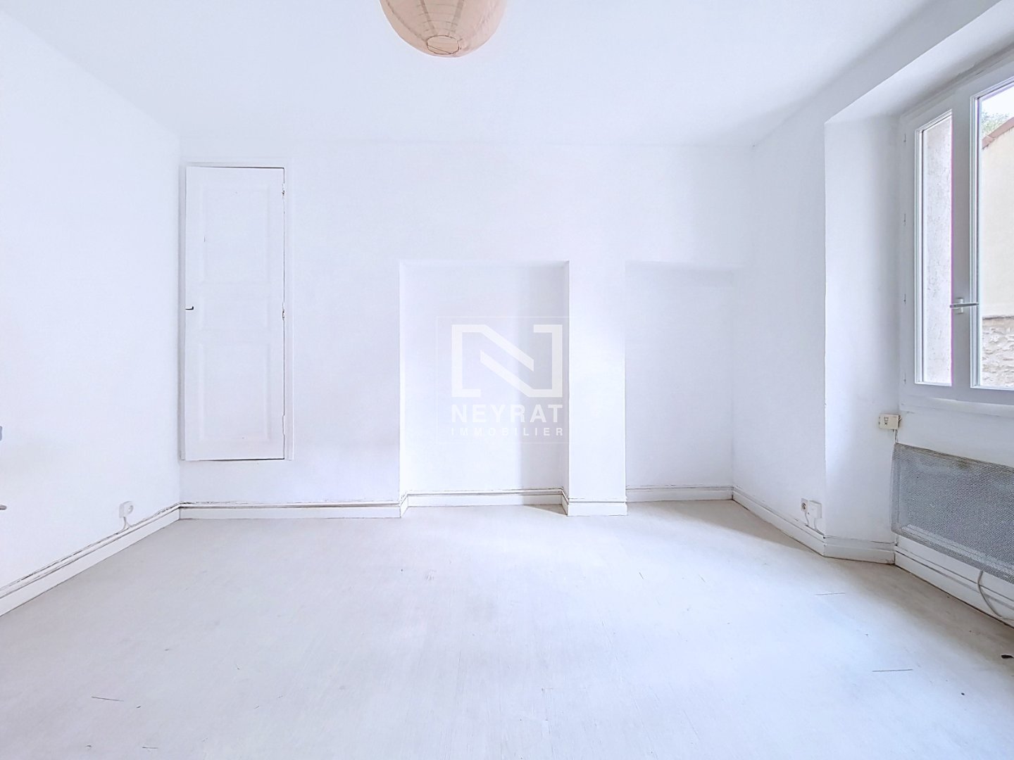 APPARTEMENT/ BALCON/ CHAMBRE / LUMINEUX A VENDRE - MONTAUROUX - 46 m2 - 130000€