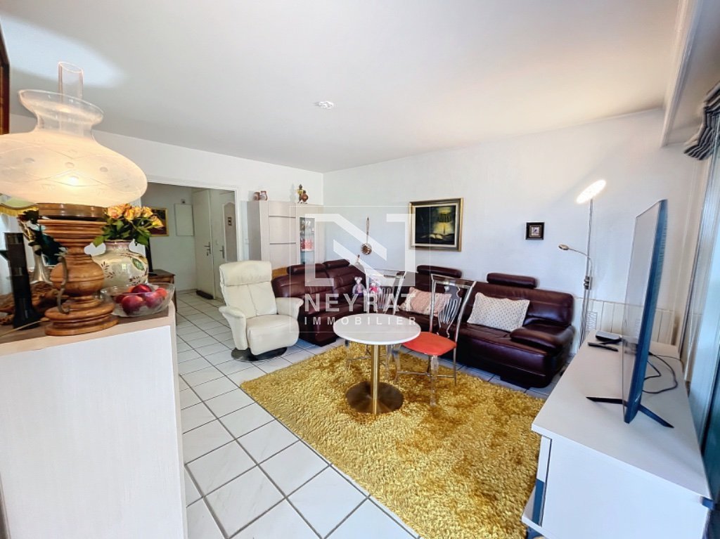 Roquebrune sur Argens le Golf appartement avec vue d�gag�e sur le Rocher