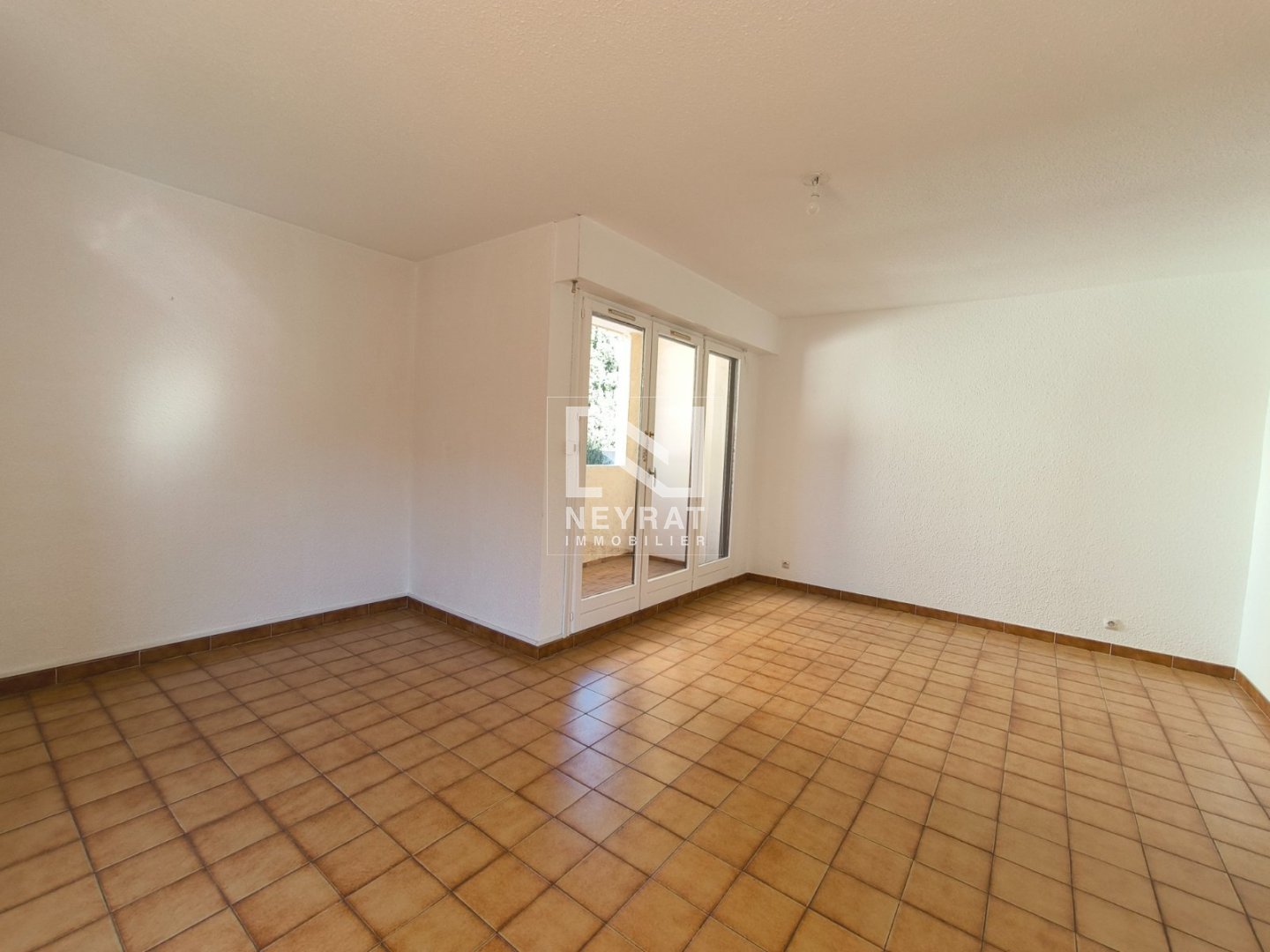 2 A VENDRE - ST RAPHAEL Proximité centre - 44.74 m2 - 238 000 &euro;
