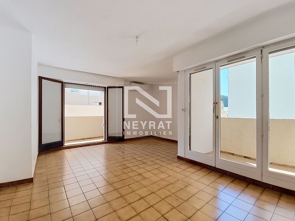 2 A VENDRE - ST RAPHAEL Proximité centre - 44.74 m2 - 238 000 &euro;