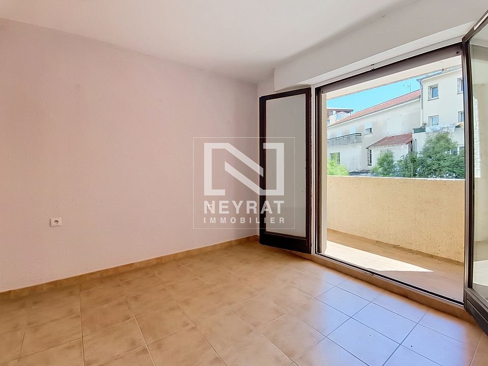2 A VENDRE - ST RAPHAEL Proximité centre - 44.74 m2 - 238 000 &euro;