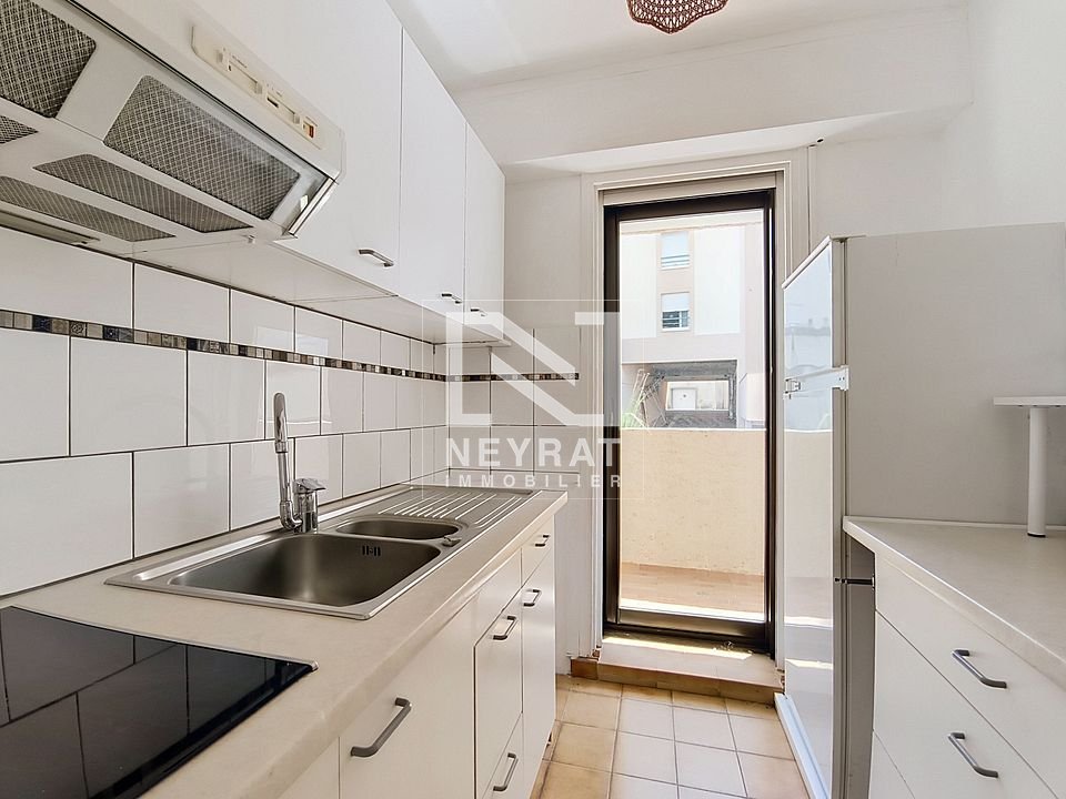 2 A VENDRE - ST RAPHAEL Proximité centre - 44.74 m2 - 238 000 &euro;
