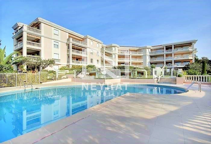SAINT RAPHAEL PROCHE MER ET CENTRE