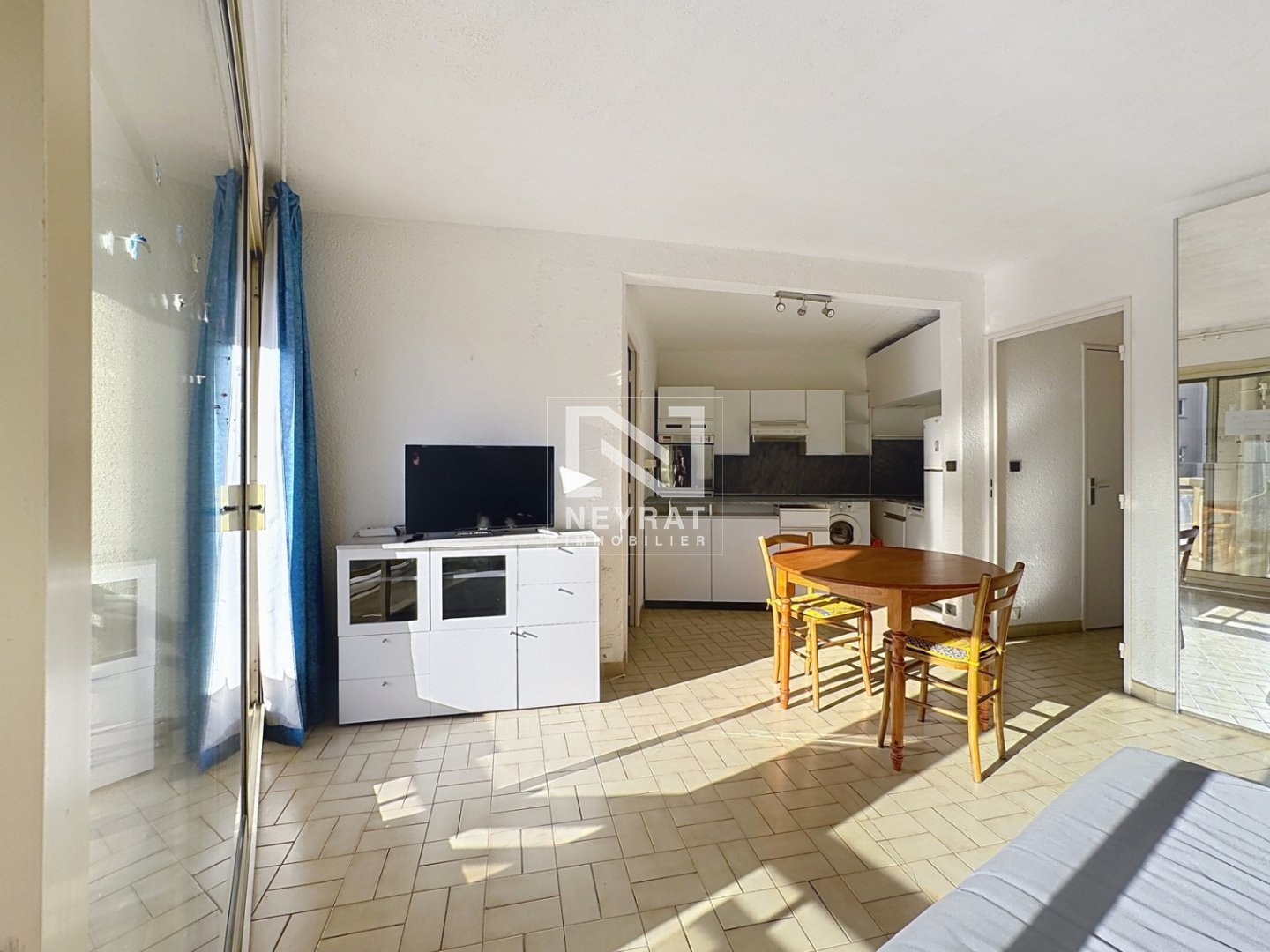 APPARTEMENT T2 A VENDRE - ST RAPHAEL - 38.75 m2 - 170000€