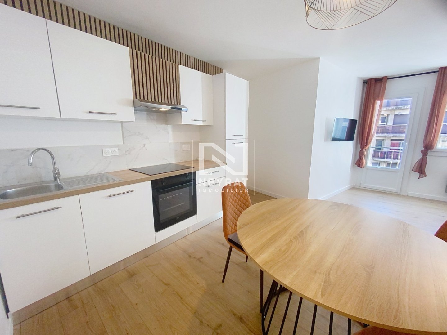 APPARTEMENT T2 A VENDRE - ST RAPHAEL - 48 m2 - 243200€