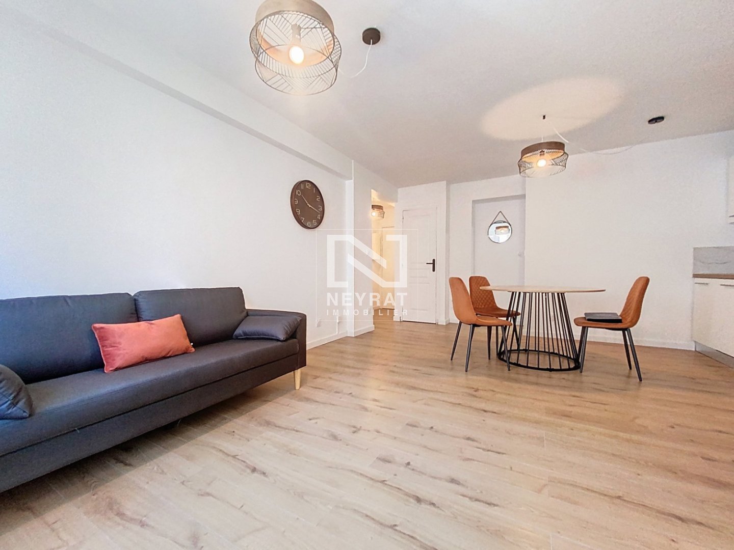 APPARTEMENT T2 A VENDRE - ST RAPHAEL - 48 m2 - 243200€