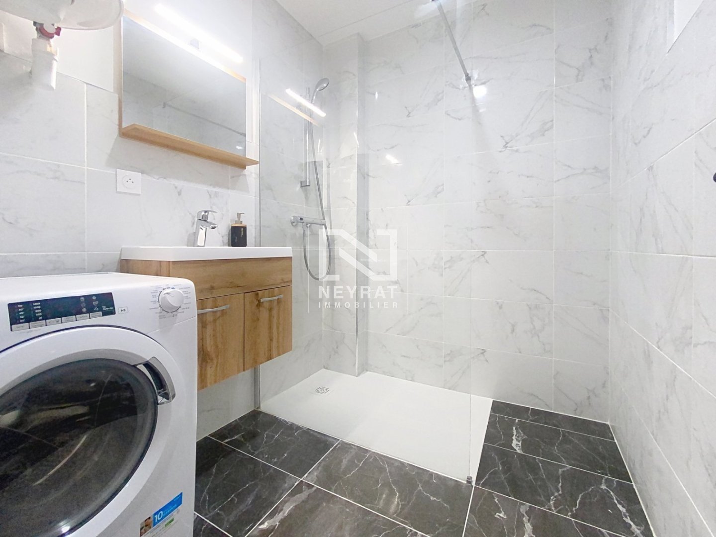 APPARTEMENT T2 A VENDRE - ST RAPHAEL - 48 m2 - 243200€