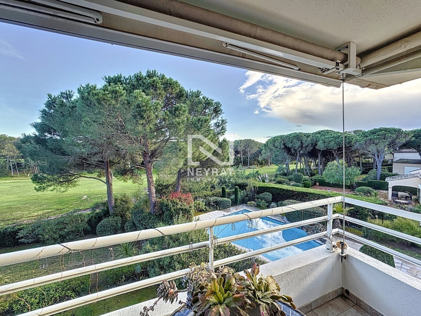 Saint Raphael bordure du golf