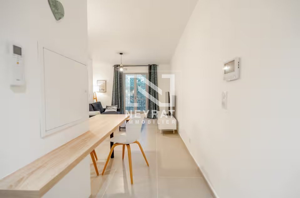 Appartement T2 de 40 m² au cœur de Saint-Tropez, place des Lices.