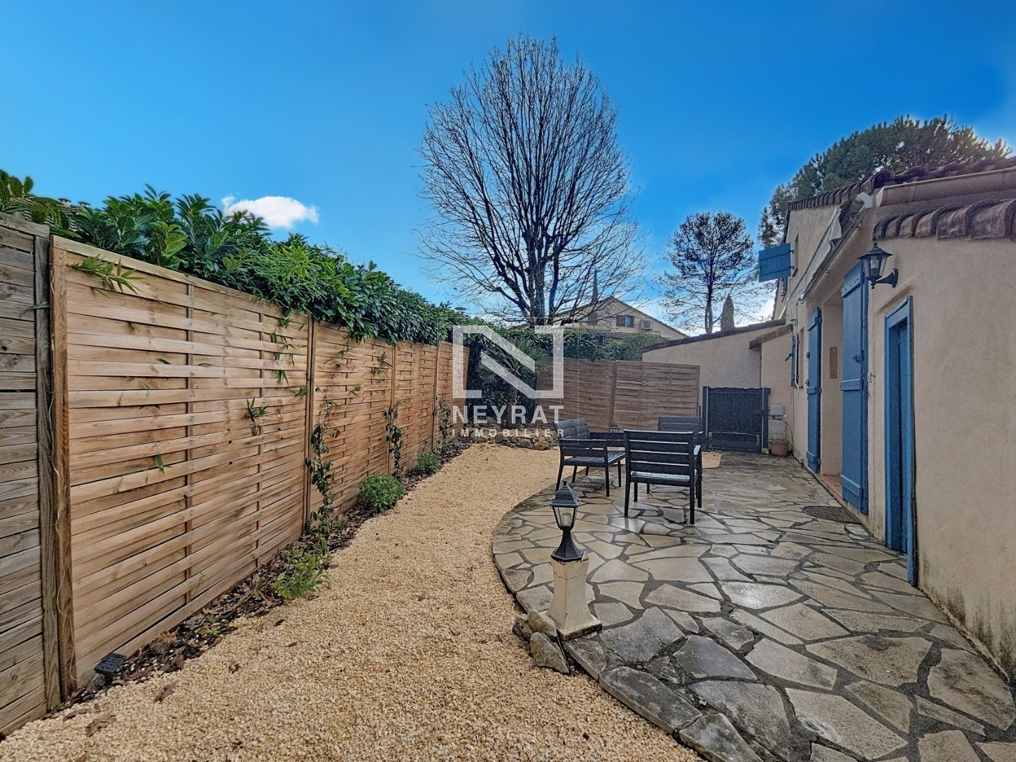 MAISON  MITOYENNE   REZ DE JARDIN A VENDRE - TOURRETTES - 37 m2 - 213�000�&euro;