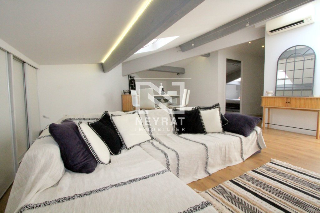 T3 meublé A LOUER - CALLIAN - 63 m2 - 983 &euro; charges comprises par mois