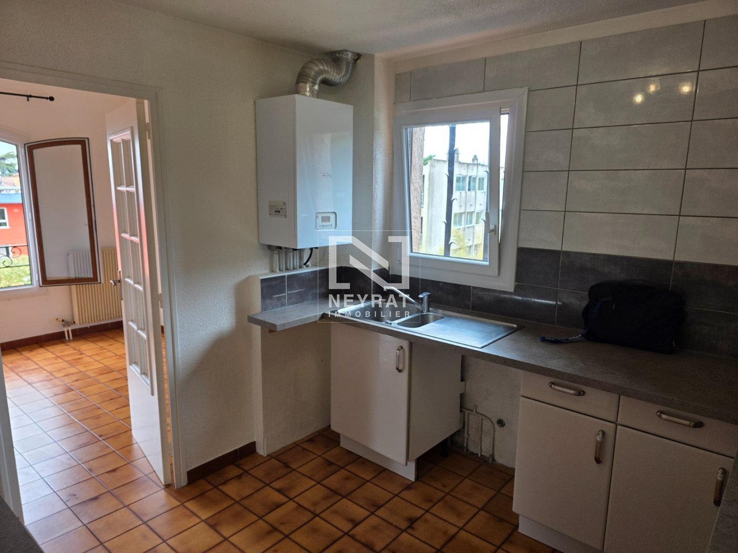 DRAGUIGNAN LOCATION 2P + MEZZANINE