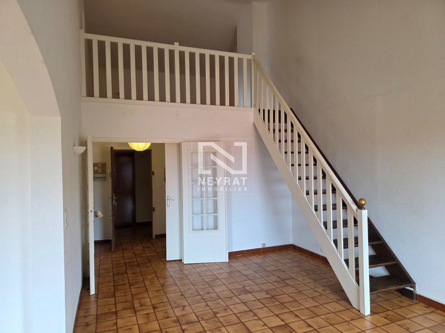 DRAGUIGNAN LOCATION 2P + MEZZANINE