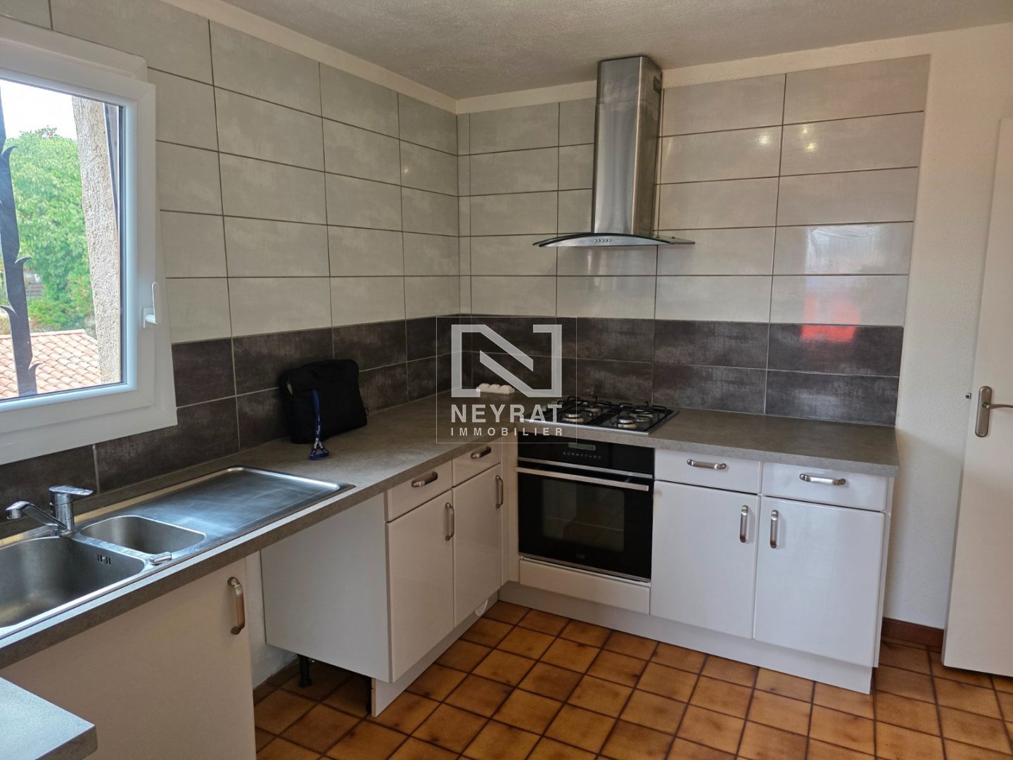 DRAGUIGNAN LOCATION 2P + MEZZANINE